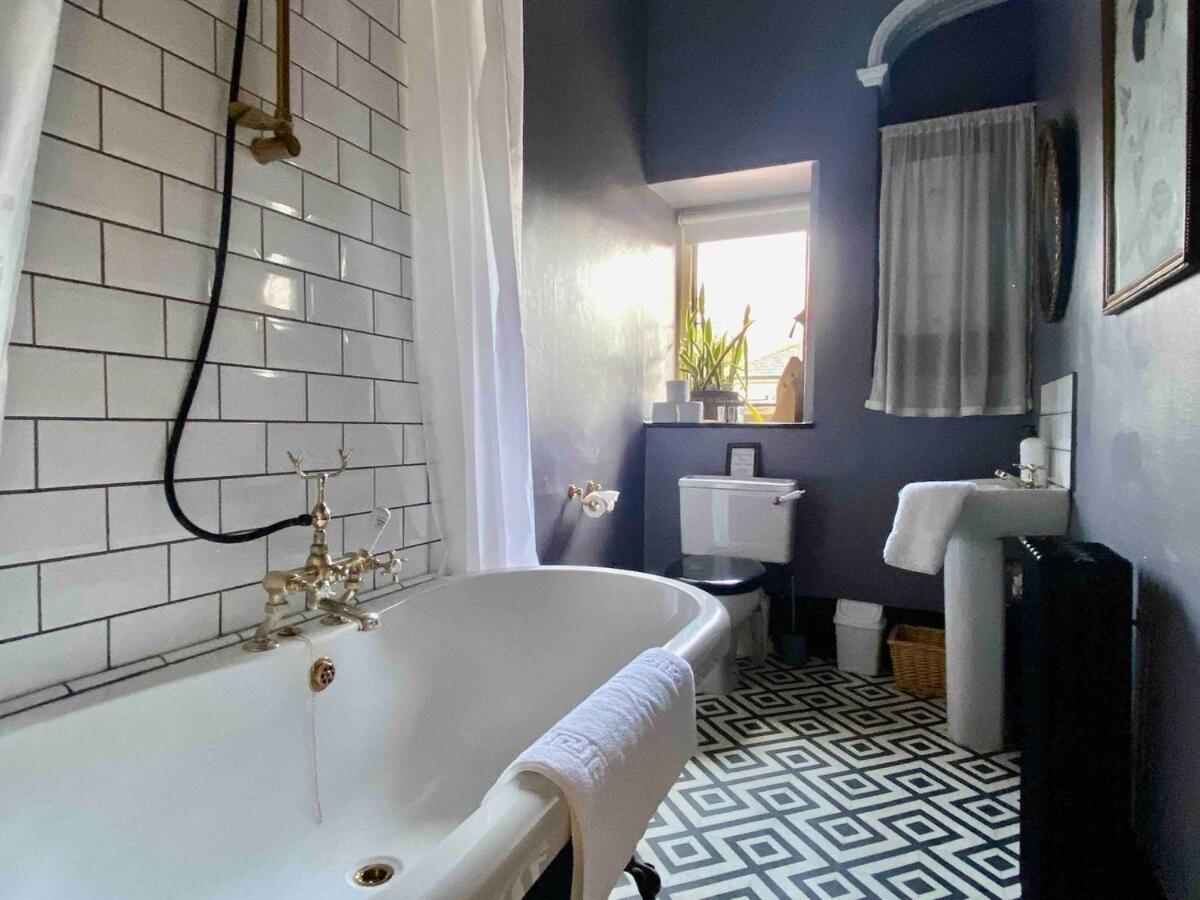 The Georgian Manor Apartment - Central Frome Bagian luar foto